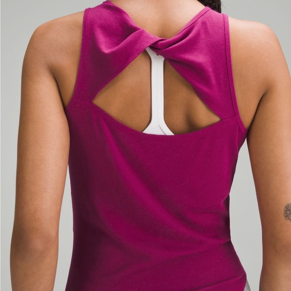 Lululemon Modal Silk Twist-Back Yoga Tank Top in Magenta Purple, size 0 - Picture 3 of 3